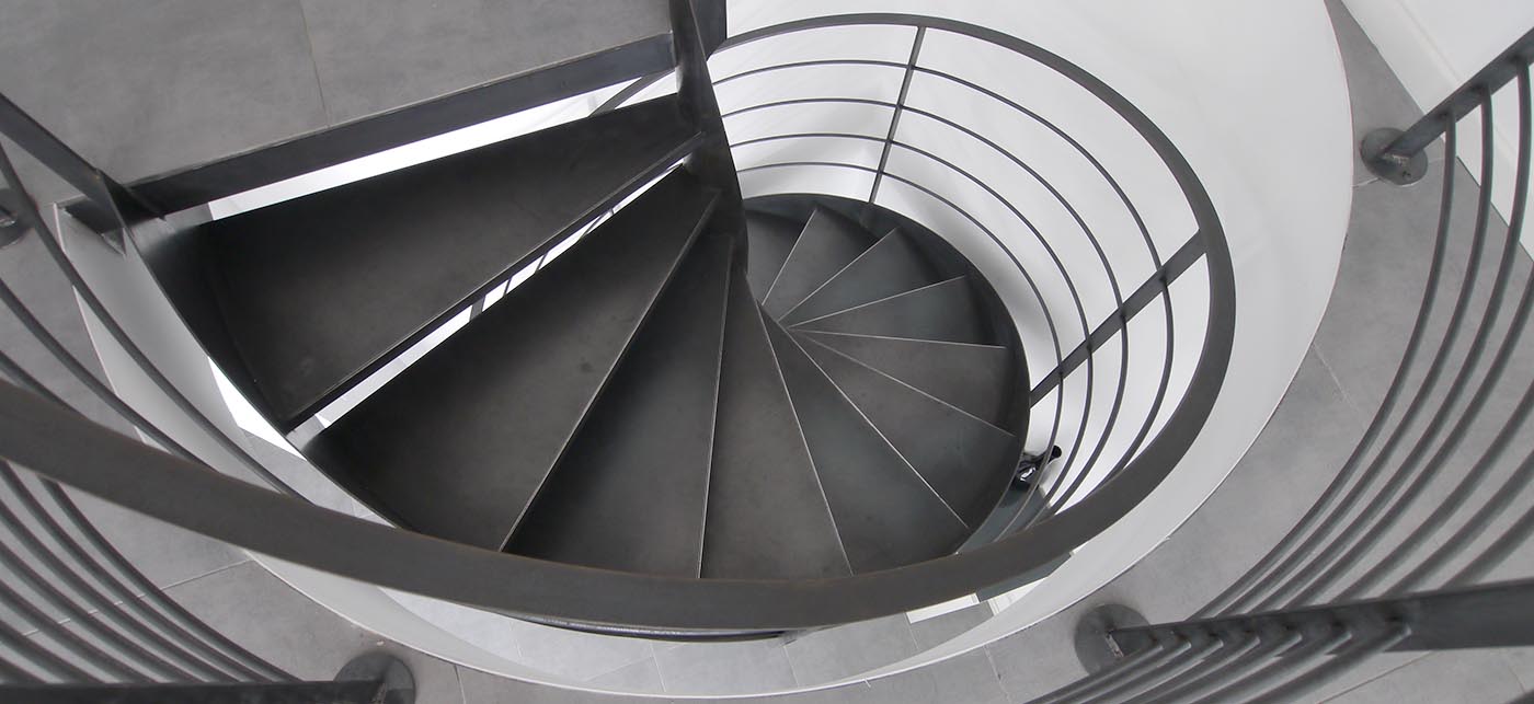France-Maisons l'a pensé : escalier circulaire métallique silencieux. Réalisation moderne & design. Verrières-le-Buisson